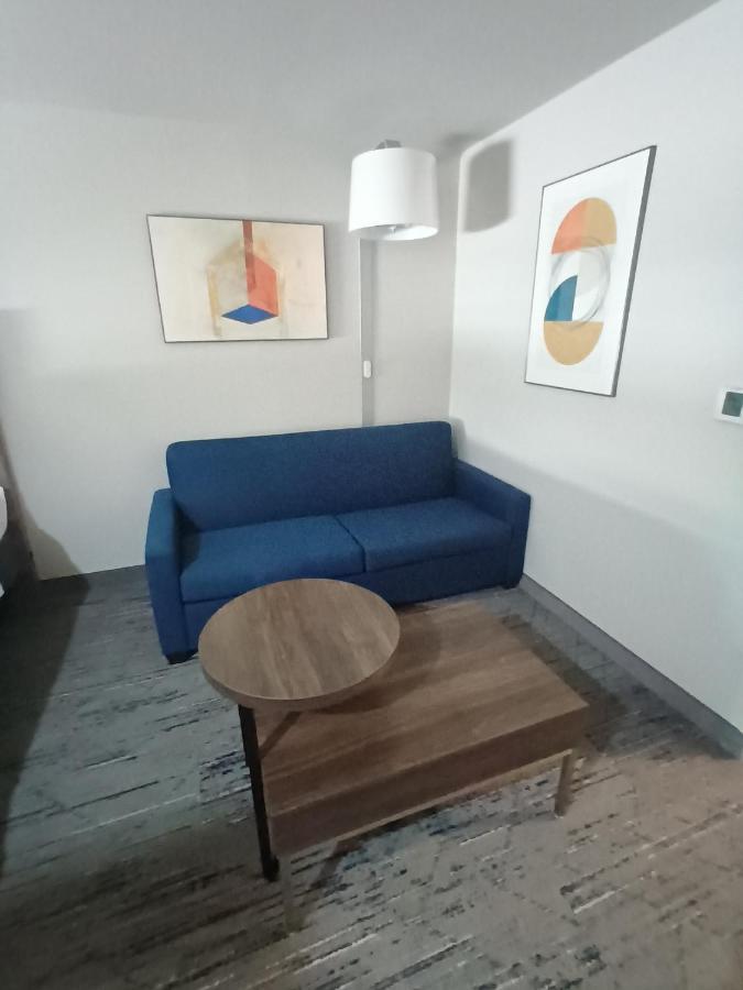 Holiday Inn Express & Suites - Jourdanton-Pleasanton By Ihg Exteriör bild