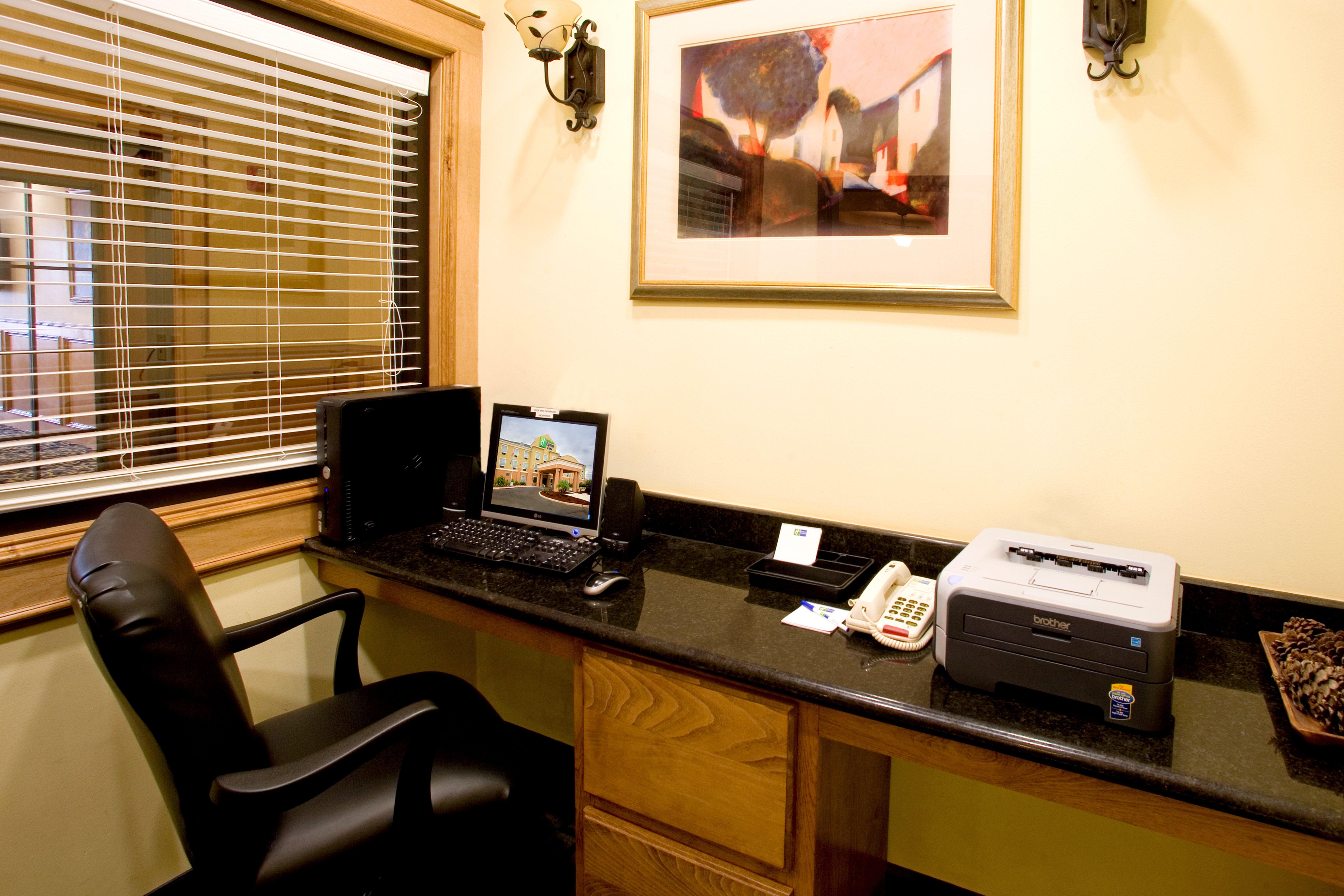 Holiday Inn Express & Suites - Jourdanton-Pleasanton By Ihg Exteriör bild