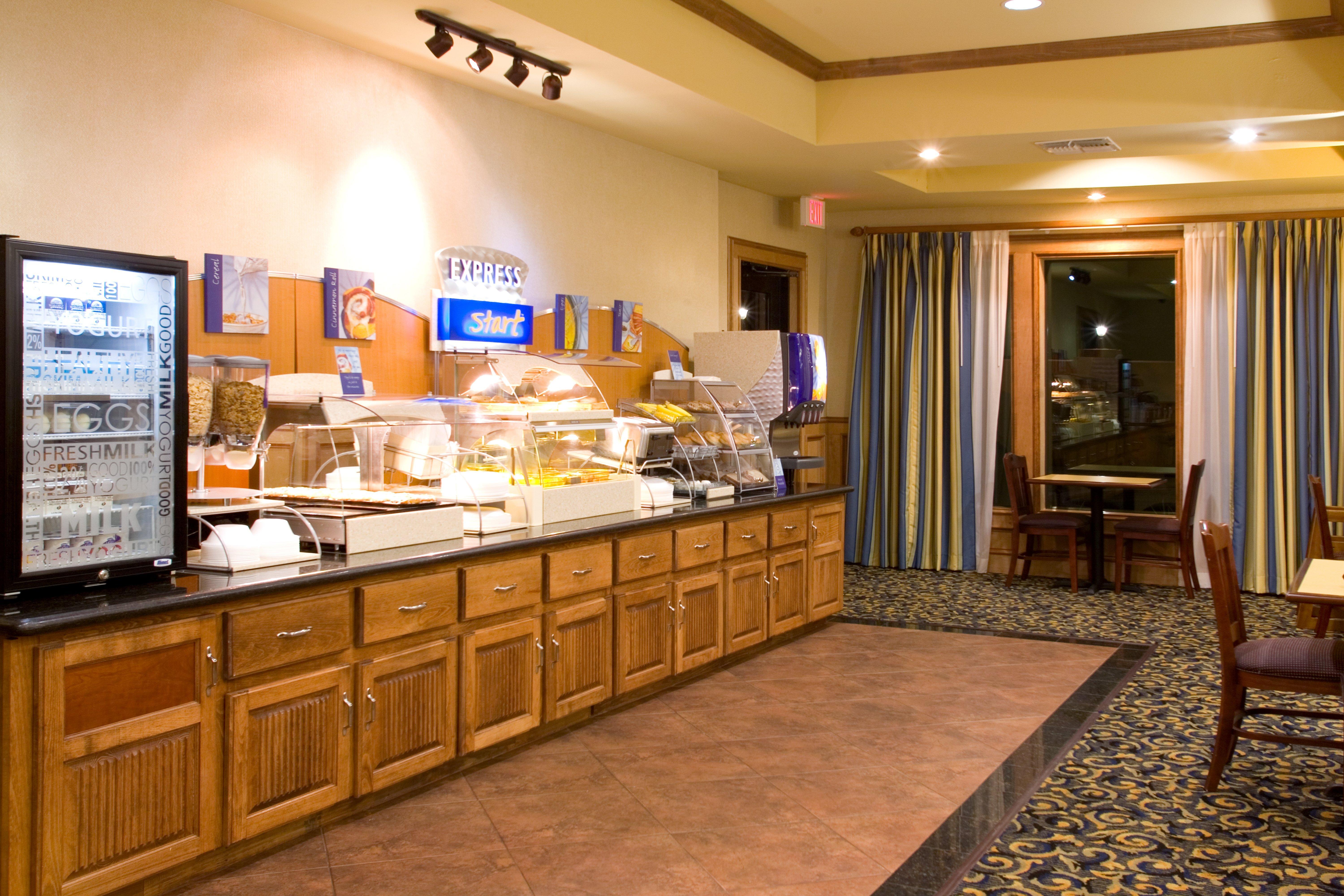 Holiday Inn Express & Suites - Jourdanton-Pleasanton By Ihg Exteriör bild