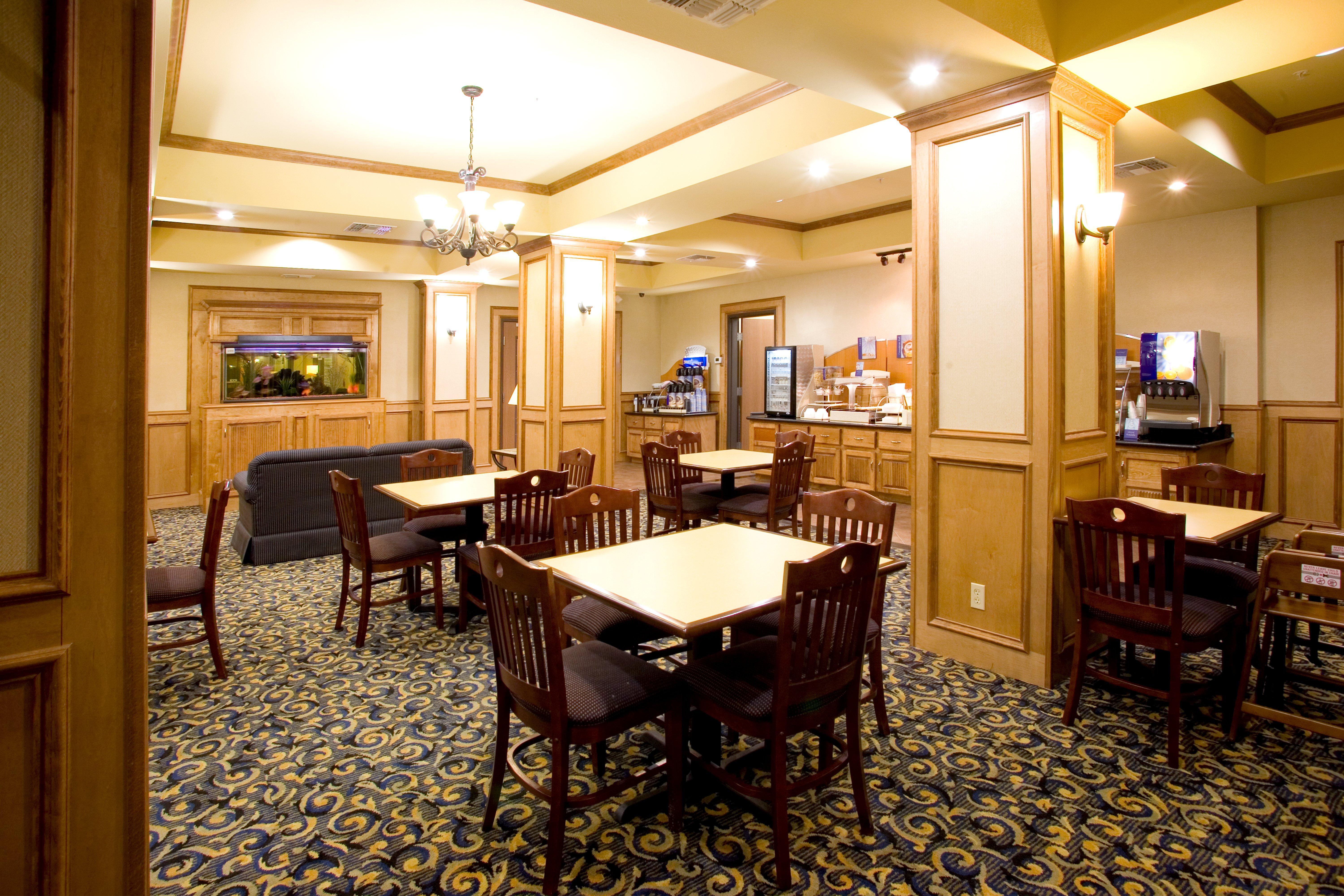 Holiday Inn Express & Suites - Jourdanton-Pleasanton By Ihg Exteriör bild